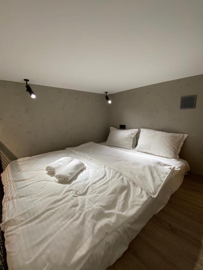 Leogrand Apartments On Filatova 12 Lviv Exterior photo